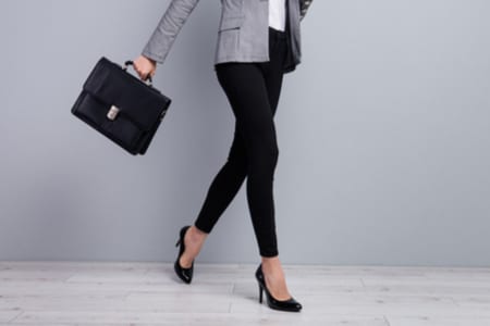 กางเกงทำงานผู้หญิง 10 แบบ แบบไหนดี 2023 ใส่สบาย ใส่ในออฟฟิศ